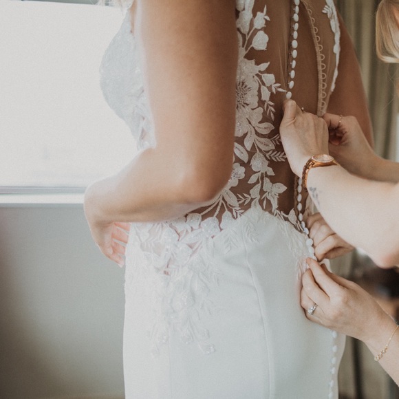 Essence of Australia Wedding Dress - Picture 7 of 7